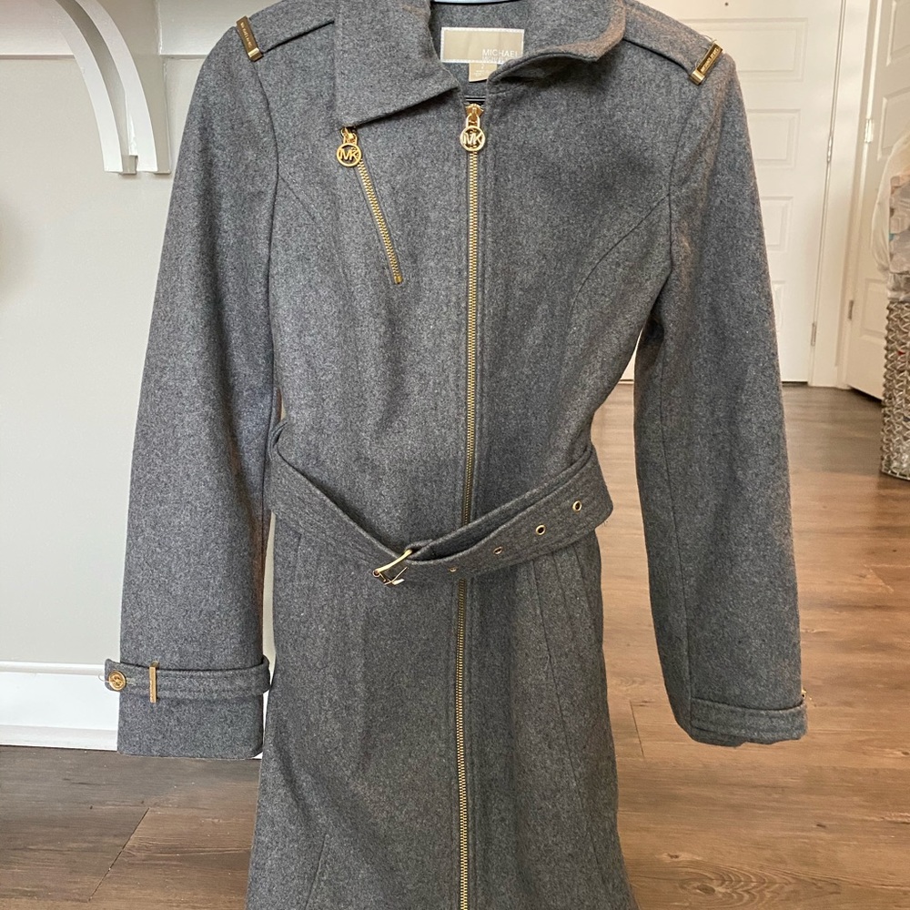 Michael Kors Wool Blend zip front coat. - Picture 2 of 8